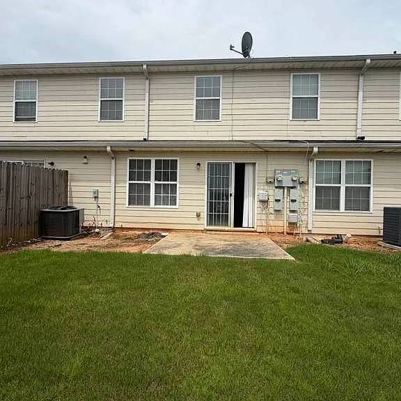 631 Georgetown Ct — Photo 13