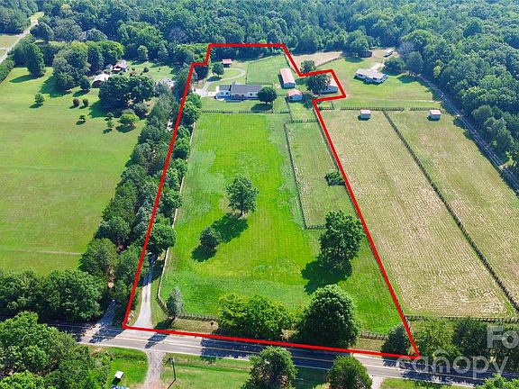 3rd image of 5008 Steele Village Rd