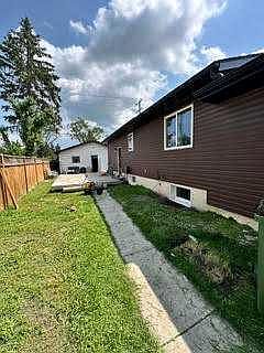 3rd image of 4421 W 40a Ave