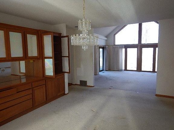 3rd image of 8079 Kentucky Cir