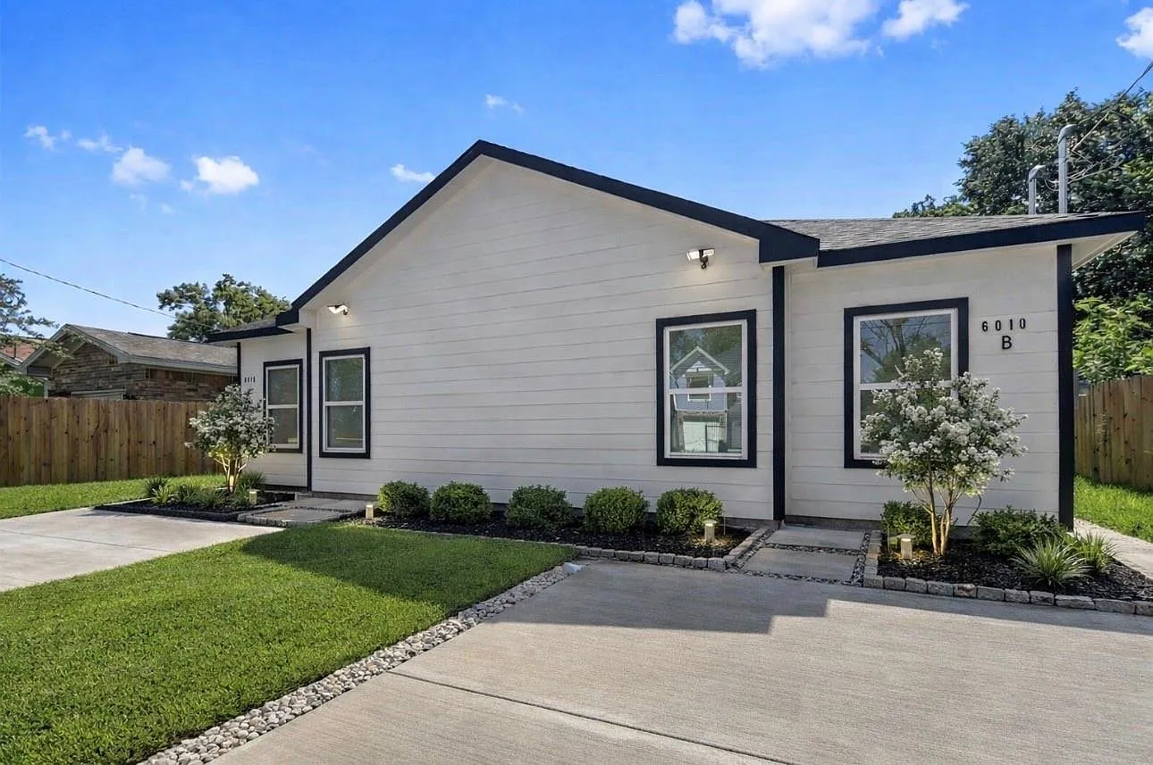 3 bed, 2.0 bath, 2590 sqft, $1,800 — Photo 1