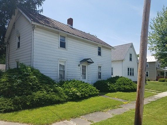 5th image of 233 E Main St