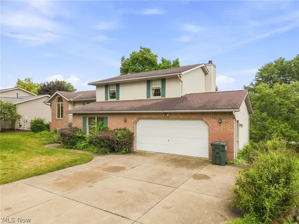 1421 44th St NE, Canton, OH 44714