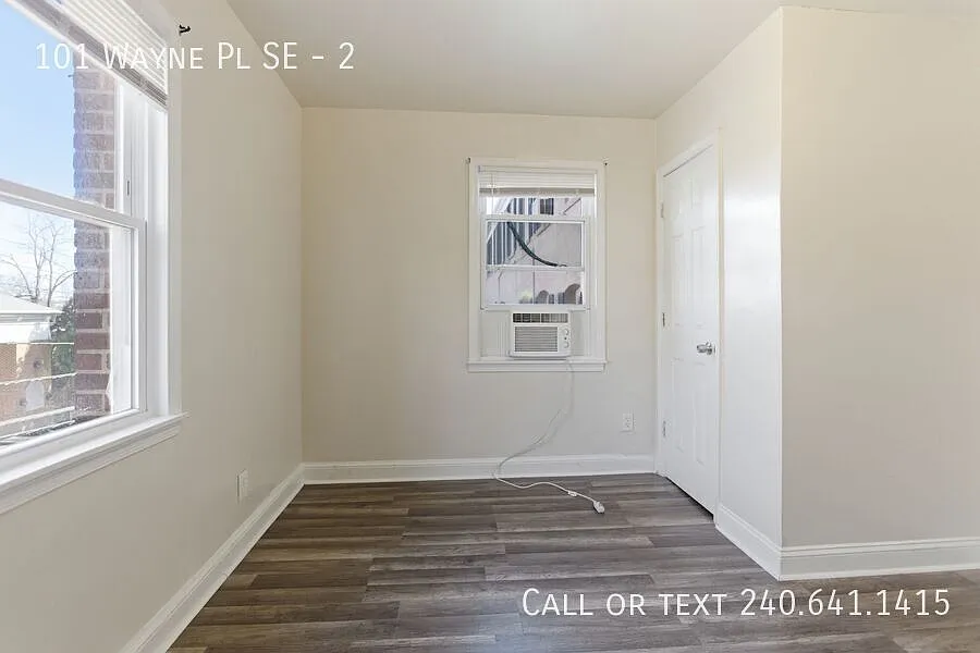 Charming 2 BR/1 BA Apartment in Congress Heights! Now offering off one month's rent — Photo 2