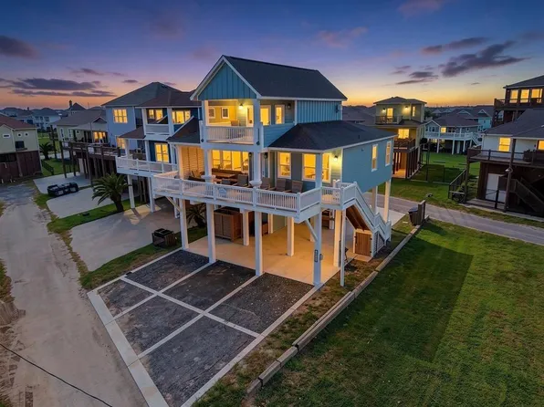 2906 Shady Ln, Crystal Beach, TX 77650