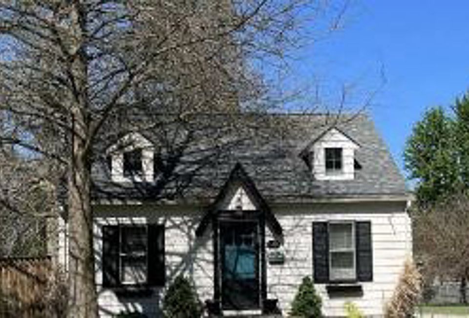 1st image of 133 N Wilson Blvd