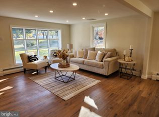 2277 Villa Dr, Pottstown, PA 19464