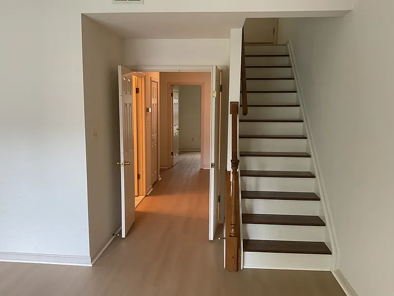 28 Tenby Ct — Photo 19