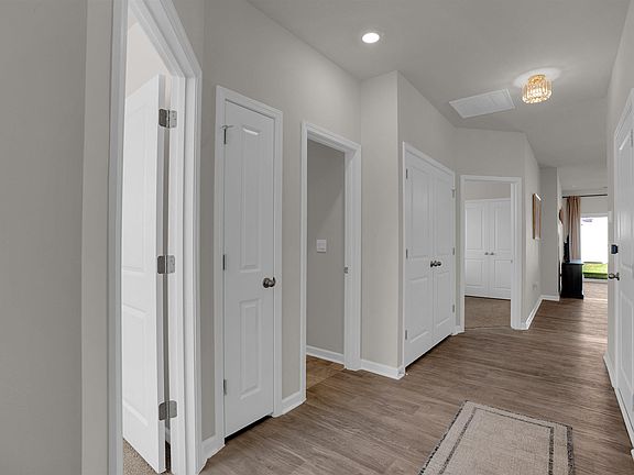 2nd image of 23A Edgebrook Dr