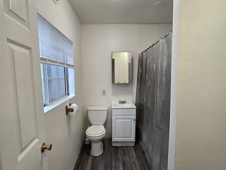 1442 Alamitos Ave #C — Photo 7