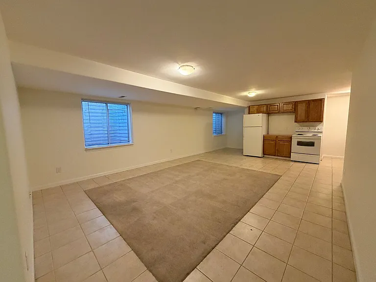 225 S Monroe St — Photo 27