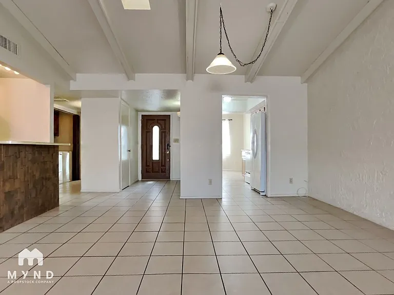 5100 N Miller Rd #23 — Photo 7