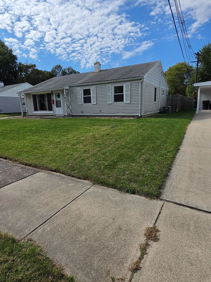 3 bed, 1120 sqft, $1,250 — Photo 3