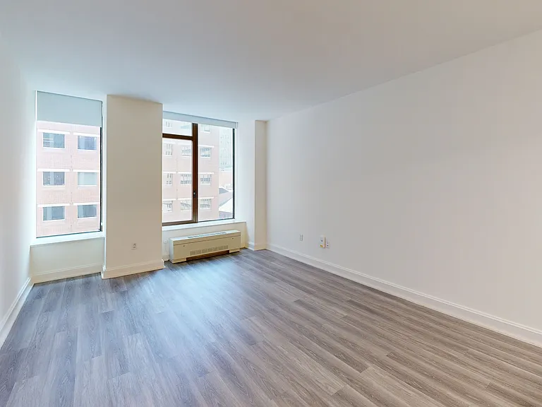 10 Hanover Square — Photo 94