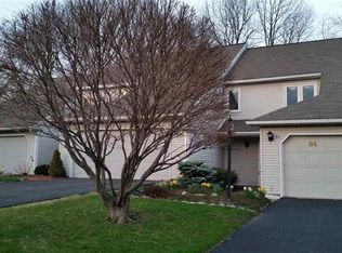84 Commonwealth Dr, Glenmont, NY 12077