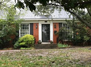 1118 Bedford Dr, Nichols Hills, OK 73116
