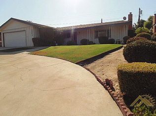 2901 Christmas Tree Ln, Bakersfield, CA 93306