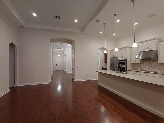 4th image of 10612 Royal Cypress Way