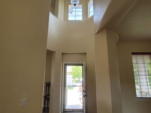 2 story grand entrance