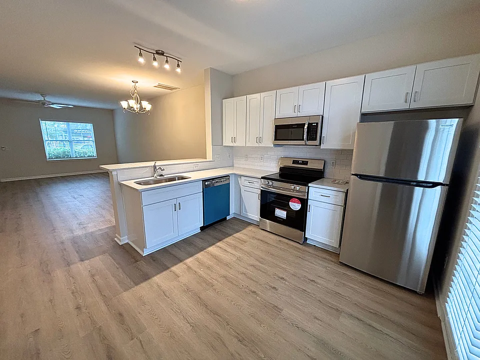 202 Jordan Ln