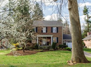 3226 Cross Bill Rd, Audubon Park, KY 40213