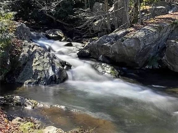 4th image of 214 Davis Ridge Road