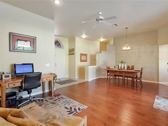 4th image of 717 Sunflower Dr
