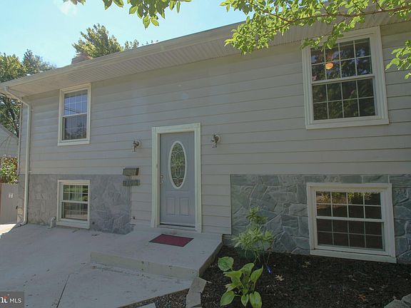 2nd image of 2103 York Dr