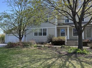 2601 Pebble Valley Rd, Waukesha, WI 53188