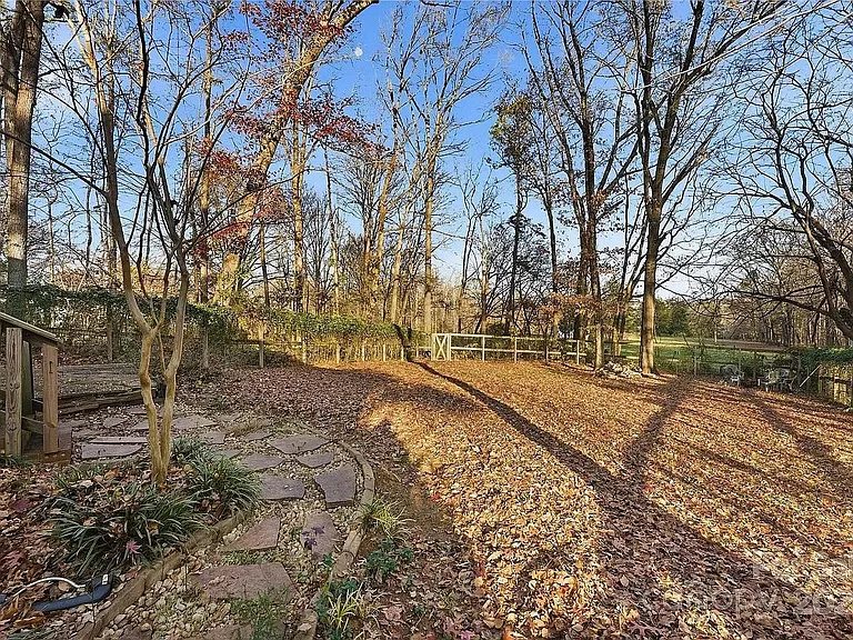 1051 Cox Mill Rd — Photo 18