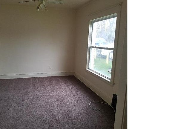 3rd image of 1805 Oak Hill Ave
