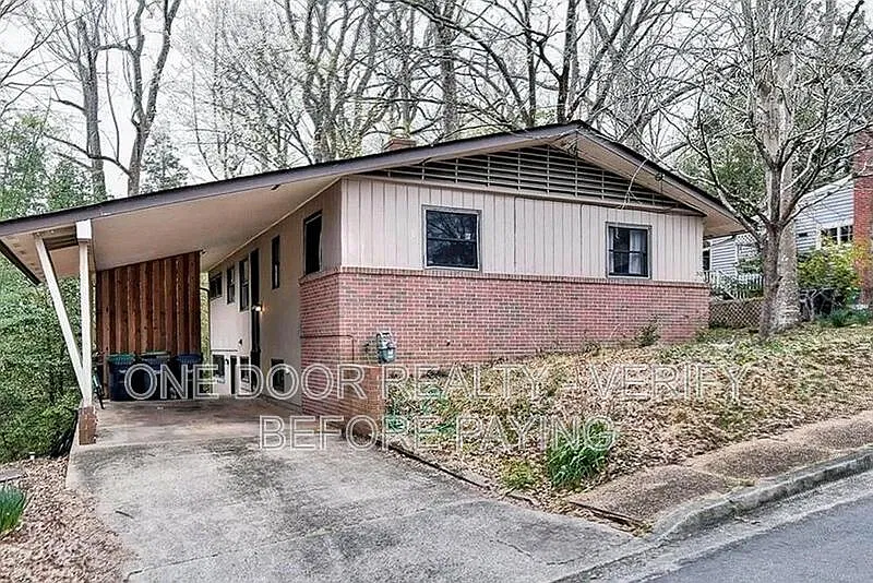 3 bed, 2.0 bath, 1200 sqft, $5,600 — Photo 1