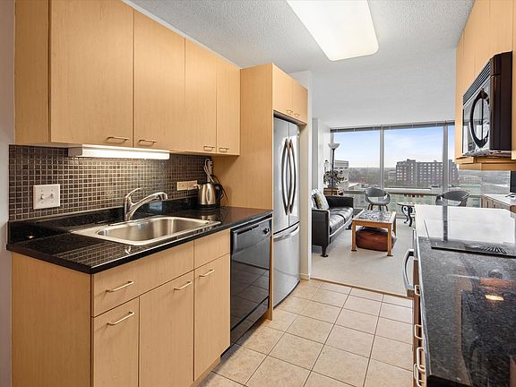 5th image of 800 Elgin Rd APT 1208