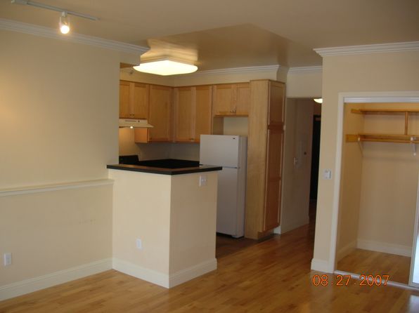 1738 Haight St APT 303