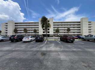 301 SE 3rd St APT 204, Dania, FL 33004