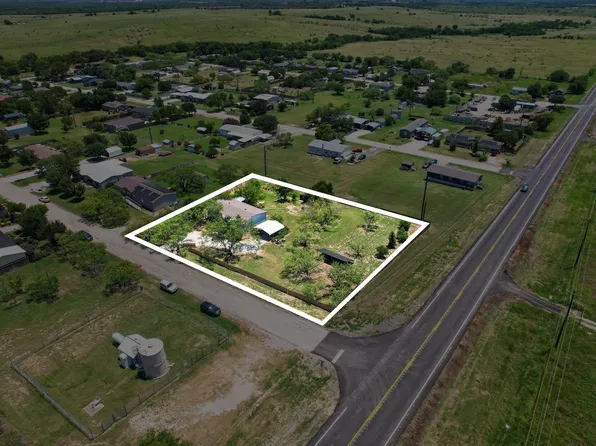 736 Little Joe Rd, Sanger, TX 76266