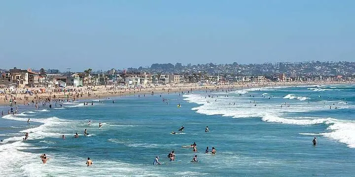 Sun, sand, and surf! Enjoying the vibrant vibes of Pacific Beach!