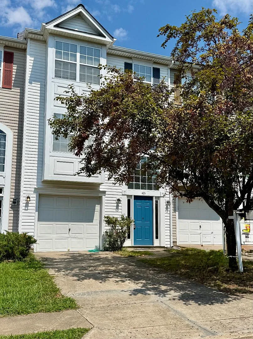 405 Donelson Loop — Photo 1
