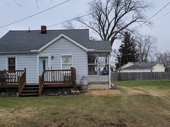 2nd image of 5926 Roseland Ave