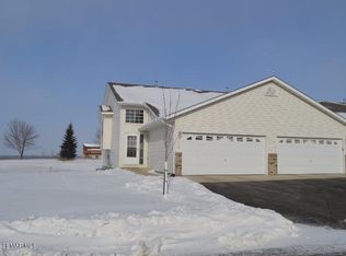 150 Cedar Cove Ln NW, Owatonna, MN 55060