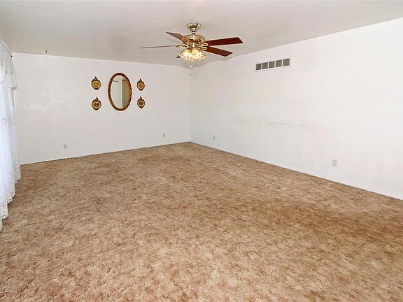 4th image of 2629 Diane Dr