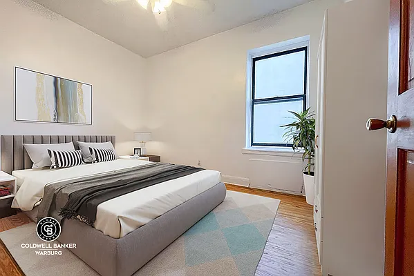 Rented by Coldwell Banker Warburg | media 18