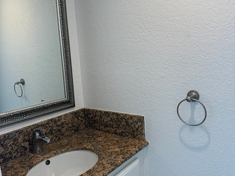 808 Magnolia Ave #5 — Photo 7