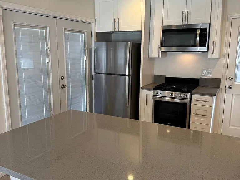 2233 Orange Ave — Photo 3