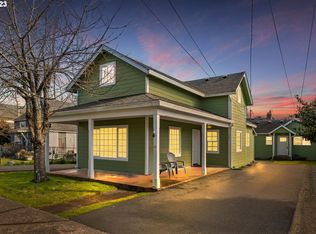 727 11th Ave, Seaside, OR 97138