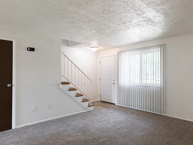 Broadmoor Apartments — Photo 13