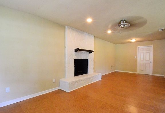 4th image of 223 Montpelier Dr