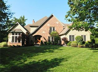 2834 Christopher Bluffs Ln, Saint Louis, MO 63129