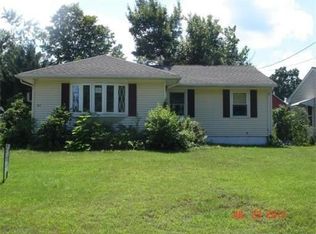 67 Spence St, Springfield, MA 01104