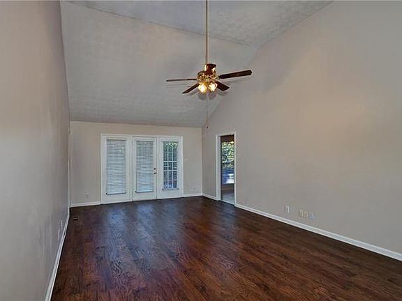5th image of 914 Dolphin Ln